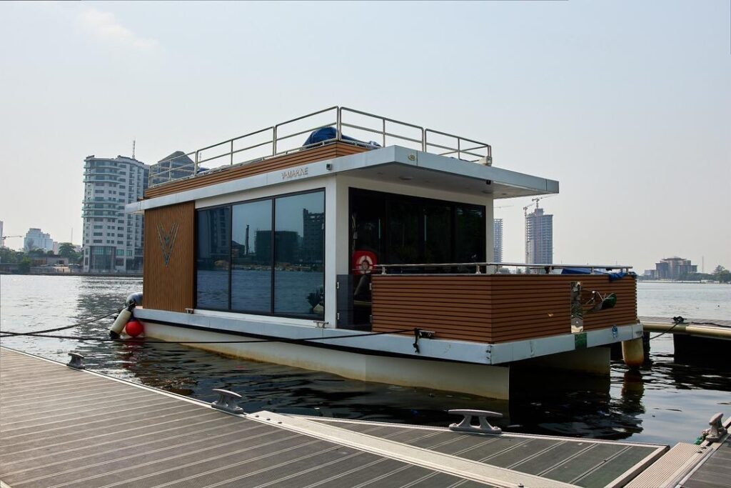 20 Passenger – Aquator House Boat – 3 Hour Cruise Rental