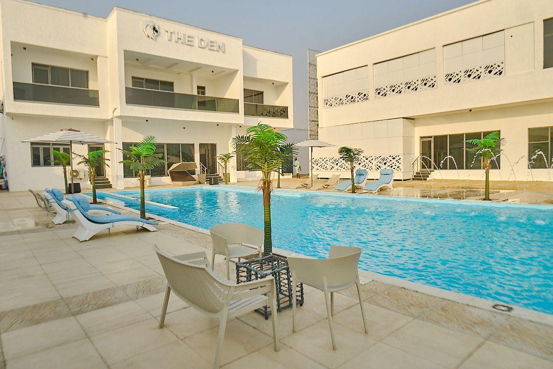 5 BR Private Beach Resort The Den Ilashe