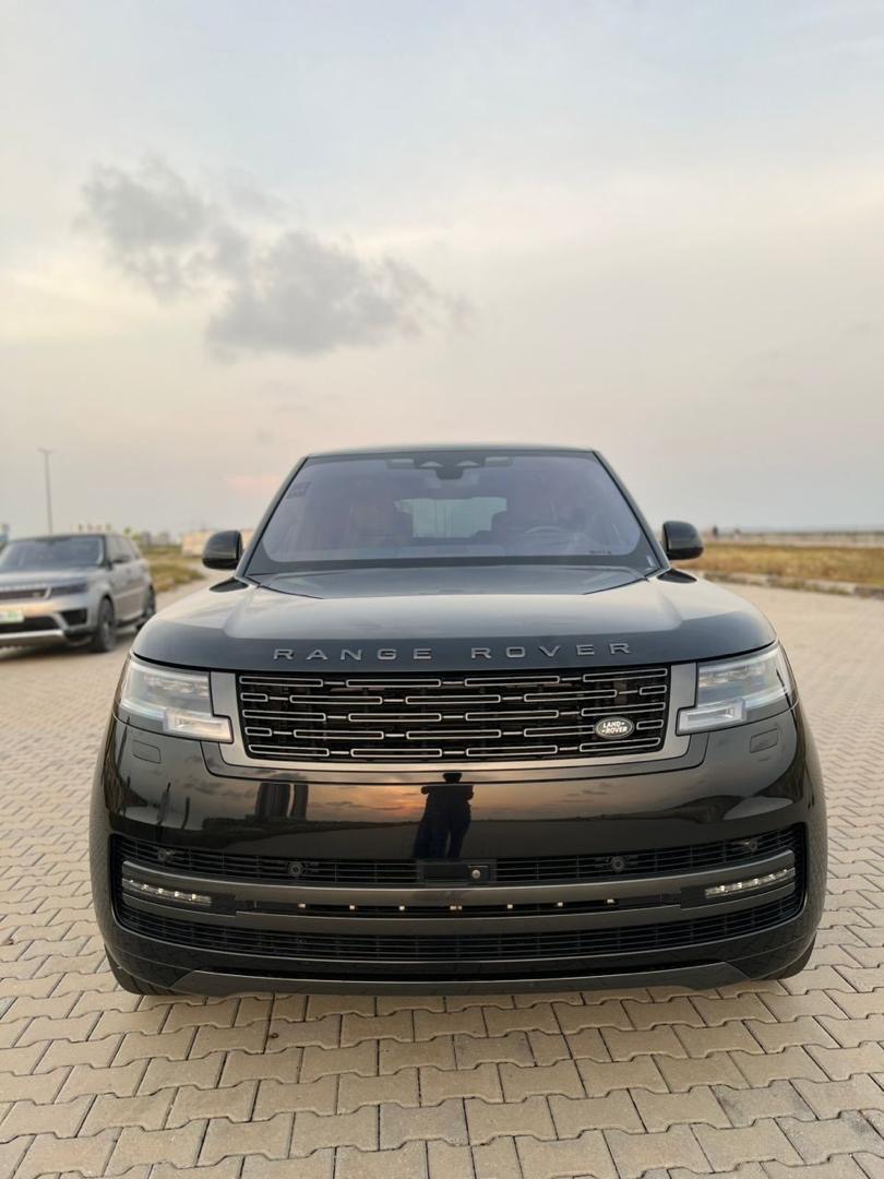 2024 Range Rover P530 HSE – Red Interior (Long wheel Base)