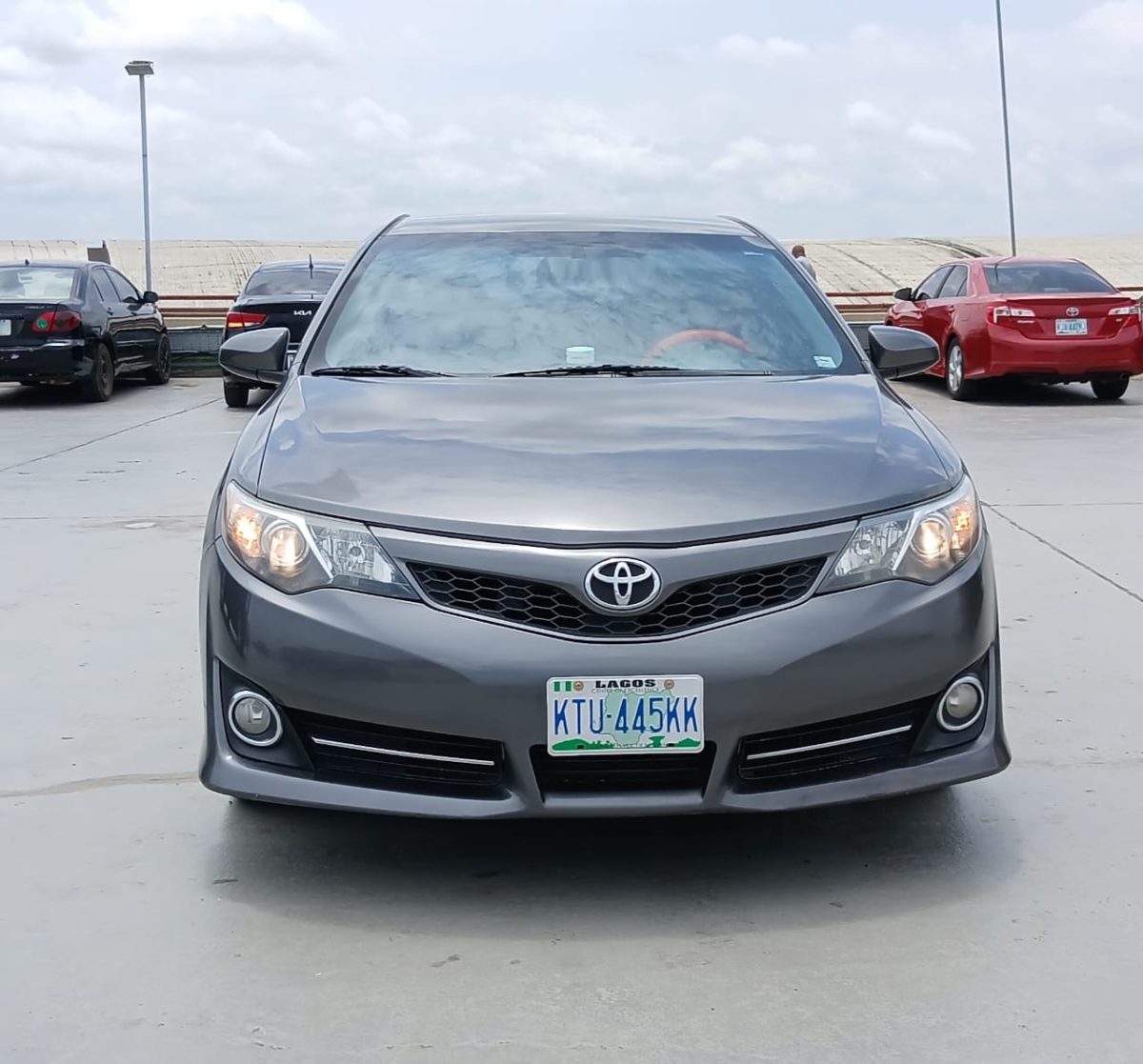 Toyota Camry Salon Car – For Daily Rental