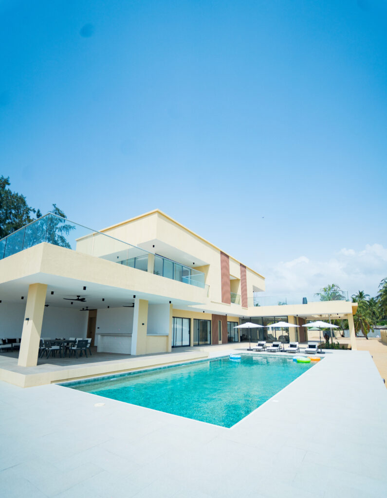 Premium 5 Bedroom Private Beach House – Ilashe Beach
